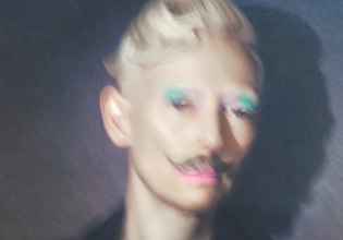 Εμπιστοσύνη, γενναιοδωρία και πνευματική οξυδέρκεια – H εξωκοσμική περίπτωση της Τίλντα Σουίντον