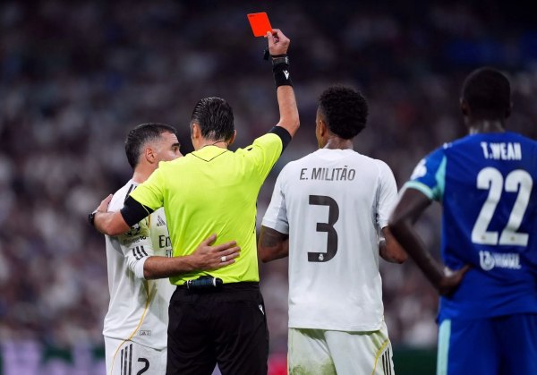 Ο Καρβαχάλ απολογήθηκε για την αποβολή του στο Champions League: «Απαράδεκτο σε τέτοιο αγώνα…»