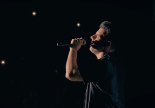 Θοδωρής Φέρρης: «Όνειρο Θα ‘Ναι Ξανά (Κούνια)» – Η πιο ερωτική επιτυχία σ’ ένα ατμοσφαιρικό video