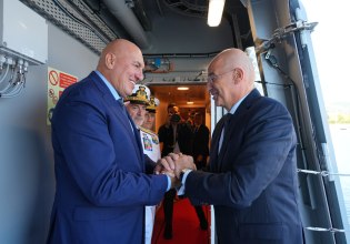 Δένδιας: Το Πολεμικό Ναυτικό μπαίνει σε νέα εποχή – Ανοίγει ο δρόμος για 2+2 φρεγάτες FREMM