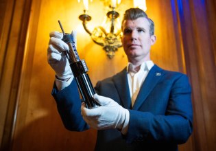 Star Wars, Ιντιάνα Τζόουνς, Μπαρμπαρέλα: Ιερά δισκοπότηρα του Χόλιγουντ σε σπάνια δημοπρασία εκατομμυρίων