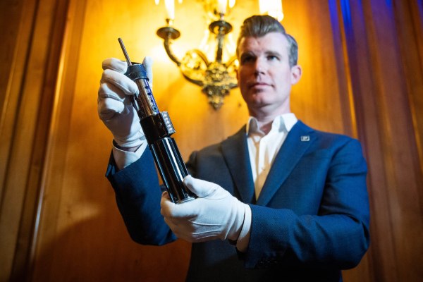 Star Wars, Ιντιάνα Τζόουνς, Μπαρμπαρέλα: Ιερά δισκοπότηρα του Χόλιγουντ σε σπάνια δημοπρασία εκατομμυρίων