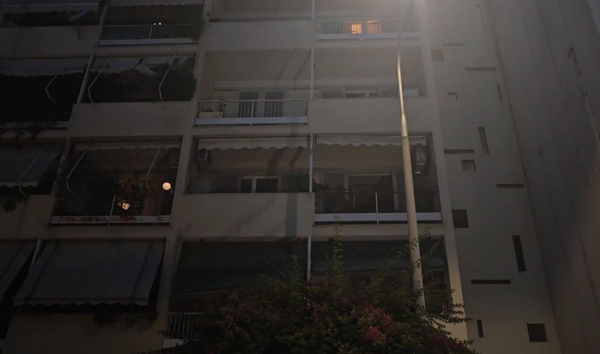 Πατήσια: Γυναίκα γέννησε μόνη της στο διαμέρισμα και εντοπίστηκε νεκρή με το νεογνό