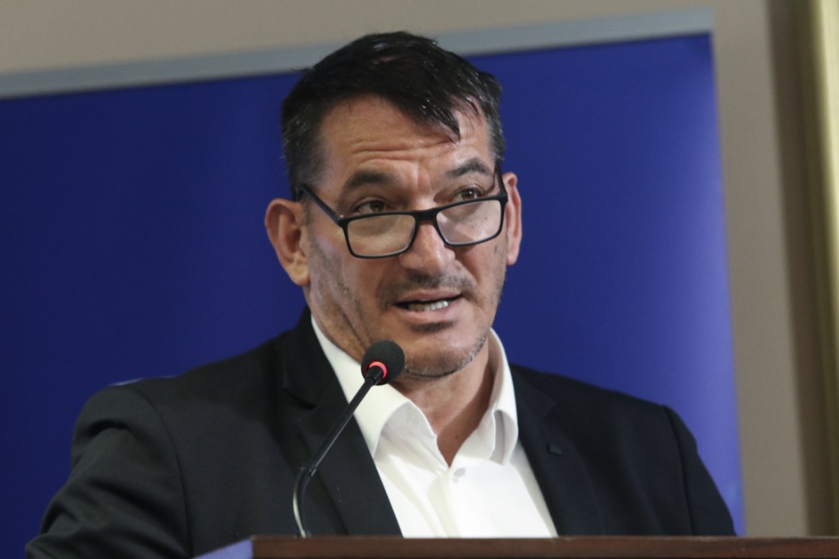 Έβγαλε «στο σφυρί» Ολυμπιακή δάδα ο Πύρρος Δήμας – Έντονη αντίδραση της Ολυμπιακής Επιτροπής