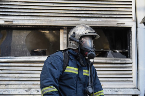 Ασπρόπυργος: Φωτιά σε επιχείρηση – Συναγερμός στην Πυροσβεστική