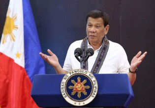 Φιλιππίνες: Για εγκλήματα κατά της ανθρωπότητας κατηγορείται ο πρώην πρόεδρος – Χιλιάδες τα θύματά του