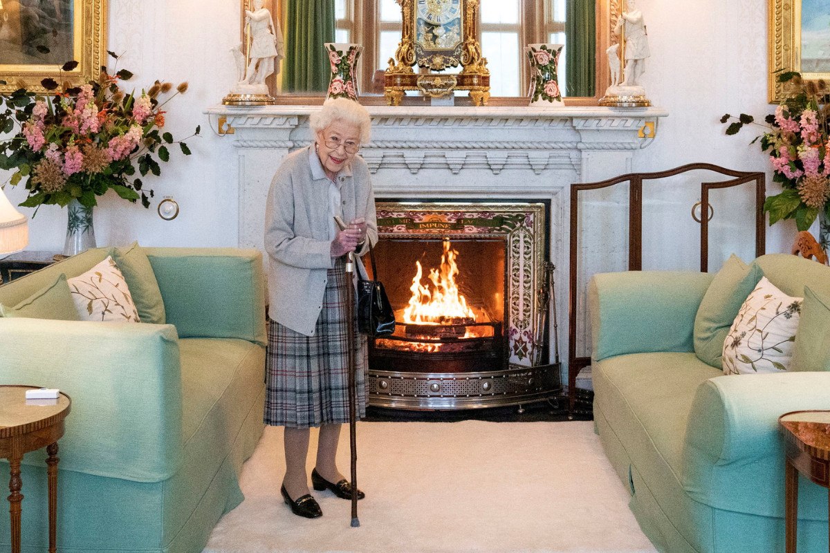 «Μπορείτε να με κρατήσετε ζωντανή;» – Οι τελευταίες στιγμές της Ελισάβετ – Καρκίνος, Χάρι και η «ξένη»