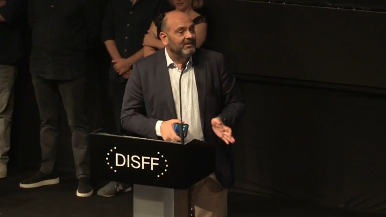 «Δικά σου είναι τα λεφτά ρε;» – Ένταση με τον Ιάσωνα Φωτήλα στην τελετή λήξης του Φεστιβάλ Δράμας