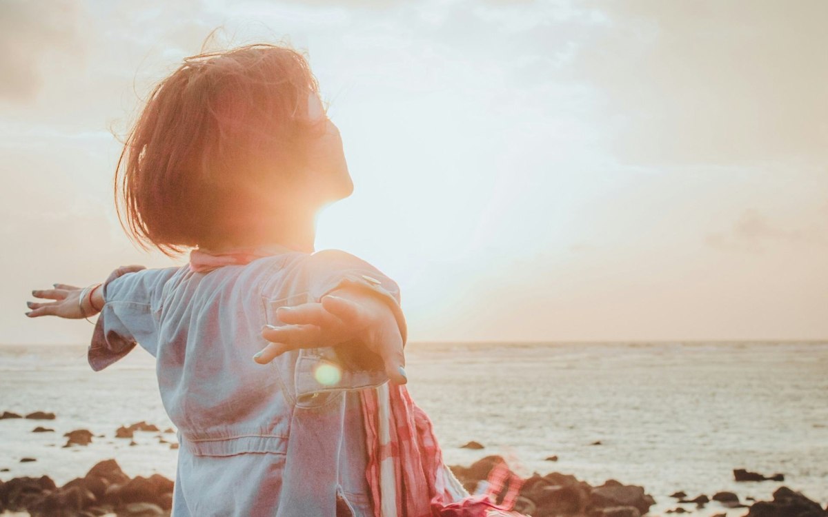 Ωδή στην ευτυχία: Πράγματα που σε κάνουν χαρούμενο ενώ δεν το περίμενες