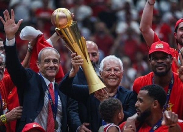 ΚΑΕ Ολυμπιακός: Τα συλλυπητήρια των «ερυθρόλευκων» για το θάνατο του Τζόρτζιο Αρμάνι (pic)