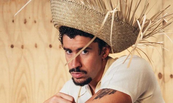 Ο Jay-Z ανακοίνωσε στον Bad Bunny ότι θα είναι ο headliner του Super Bowl Halftime Show – «Έκανα εκατό pull-ups»