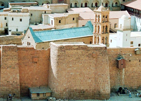 Μονή Σινά: Οι «αντάρτες» πιέζουν για άμεση εκλογή νέου ηγουμένου