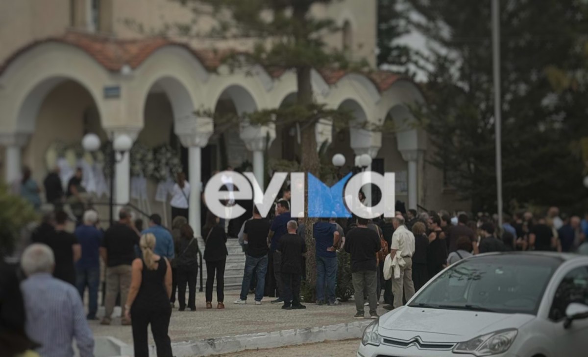 Blue Star Chios: Θρήνος στην κηδεία του 20χρονου ναυτεργάτη στην Εύβοια