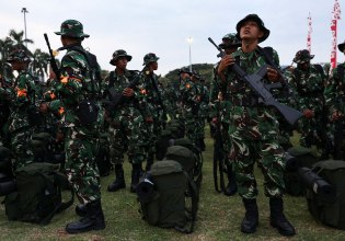 Αυξημένα μέτρα ασφαλείας ενόψει νέων διαδηλώσεων στην Ινδονησία