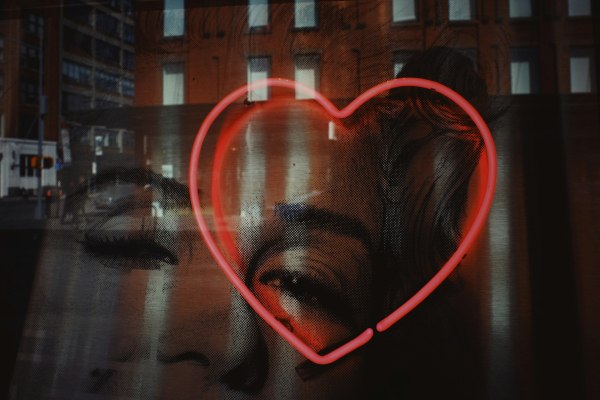 Έρευνα: Εσύ τι θεωρείς απιστία;