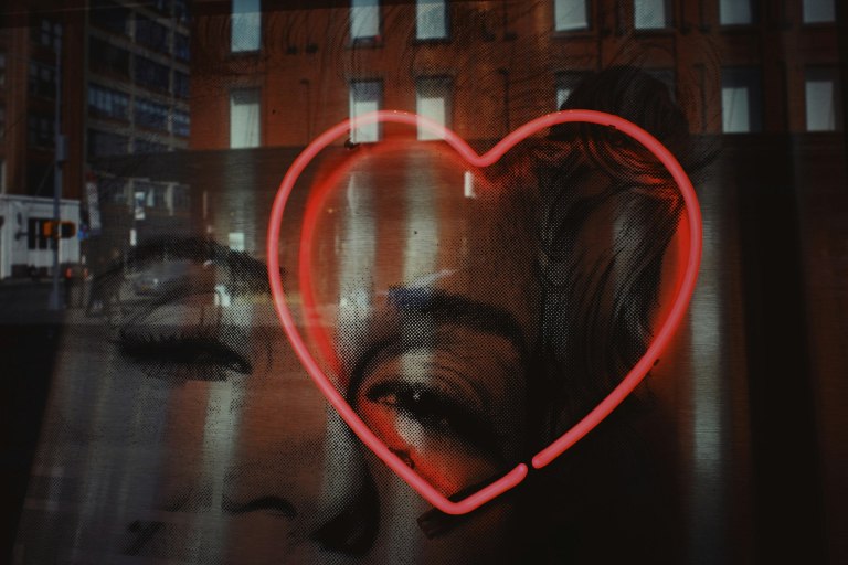 Έρευνα: Εσύ τι θεωρείς απιστία;