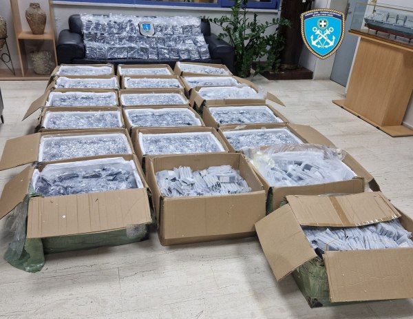 Χίος: Συνελήφθησαν δύο Τούρκοι με 12.500 κινητά τηλέφωνα –  Διασυνδέσεις με την τουρκική μαφία «βλέπουν» οι Αρχές