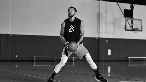 Στεφ Κάρι: Θρίαμβος και πόνος σε νέο λεύκωμα – «Αντιμετωπίζεις τη ζωή όπως ένα σουτ στο παρκέ»