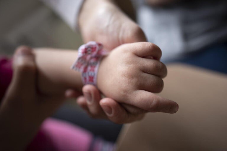 Το Χαμόγελο του Παιδιού για τον θάνατο βρέφους 2,5 μηνών – Οι συγκλονιστικές αποκαλύψεις και για τα αδέρφια του