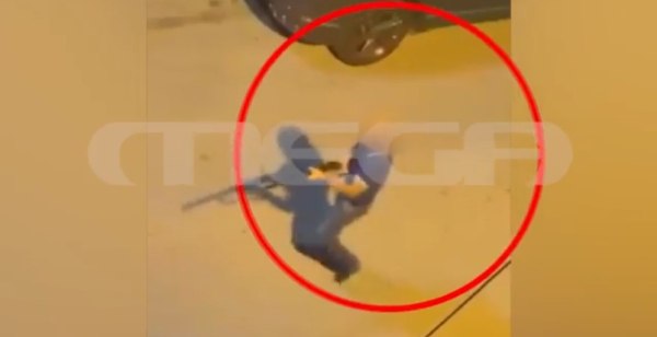 Θεσσαλονίκη: Άνδρας απείλησε με καραμπίνα ανηλίκους γιατί… έκαναν φασαρία