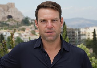 Κασσελάκης: Πυρά στην κυβέρνηση για τα πόθεν έσχες – «Ας δούμε τα εκατομμύρια κάποιων άλλων»