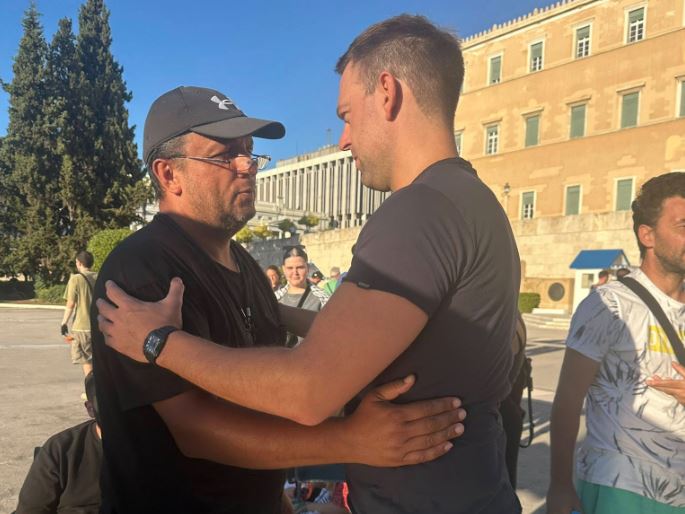 Στο Σύνταγμα με τον Πάνο Ρούτσι ο Στέφανος Κασσελάκης