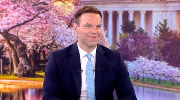 Κασσελάκης για Τέμπη: Κάτι κρύβεται πίσω από την απόφαση για τη μη εκταφή των σορών