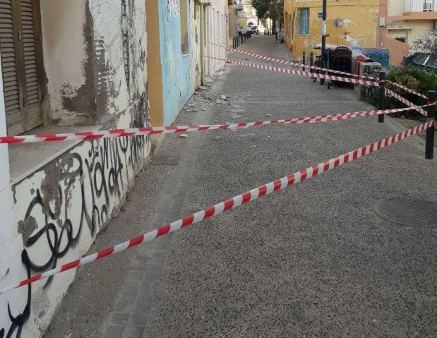 Κατέρρευσαν τμήματα δύο μπαλκονιών στο Ηράκλειο