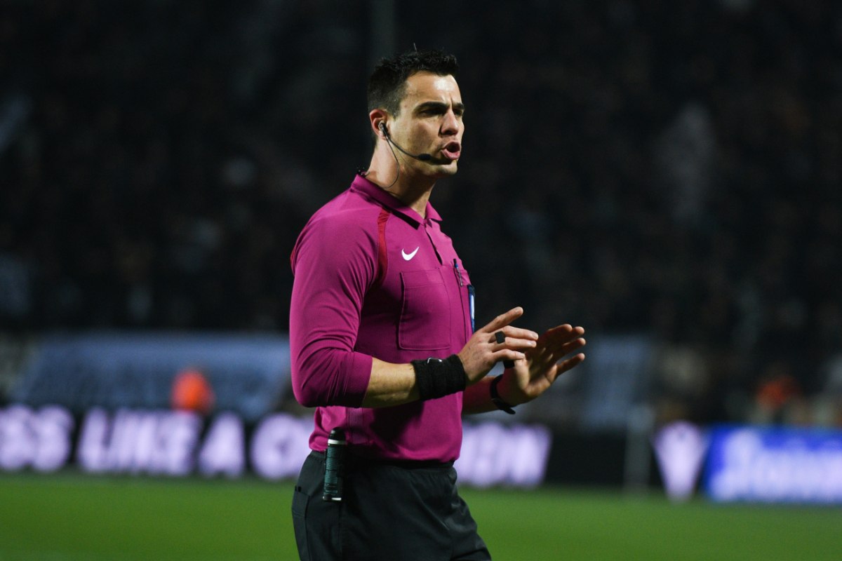 Τρεις διαιτητές στο «ψυγείο» του Στεφάν Λανουά