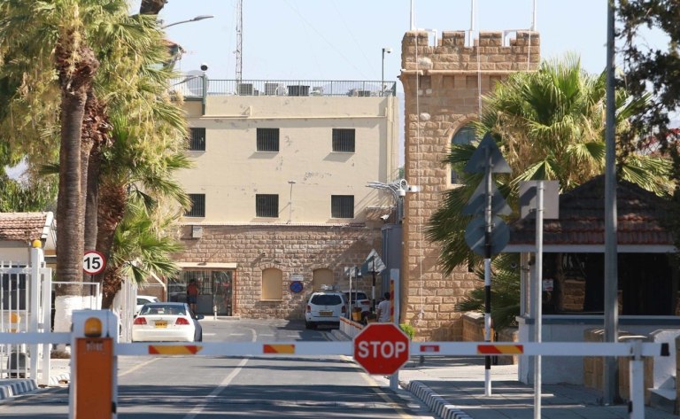 Φυλακές Κύπρου: Έγκλειστοι βιντεοσκοπούσαν βιασμό και εξευτελισμό κρατουμένου για να τον εκβιάζουν