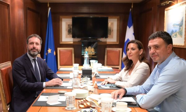 Συνάντηση Κικίλια και Κεφαλογιάννη με τον Αντιπρόεδρο Κυβερνητικών Υποθέσεων του Royal Caribbean Group