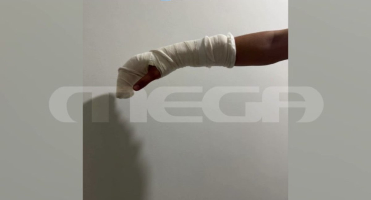 Κυψέλη: «Του διέλυσαν τον τένοντα» – Σοκάρουν οι περιγραφές της μητέρας του 17χρονου που ξυλοκοπήθηκε μέσα στο σχολείο