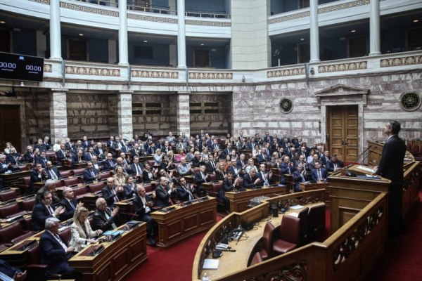 13ωρα στη δουλειά, σκάνδαλα στη σειρά, τα πλυντήρια για τα Τέμπη βγαίνουν πάλι παγανιά, δεν μασάει ο λαός στην απειλή μη γίνουμε Γαλλία, άρει την κυβερνητική «ασυλία»
