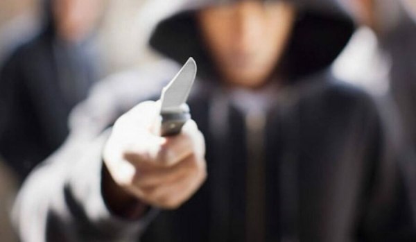 Λήστεψαν και για τρεις ημέρες εκβίαζαν 21χρονο στην Ηλιούπολη – Συνελήφθη 23χρονος