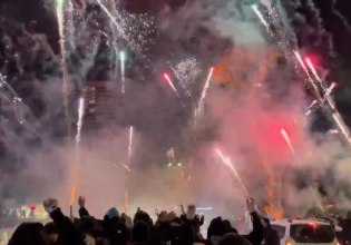 Βεγγαλικά, καπνογόνα και… χαμός στο ξενοδοχείο: Οπαδοί της Γαλατάσαραϊ «ξενύχτησαν» τους παίκτες της Λίβερπουλ (vid)