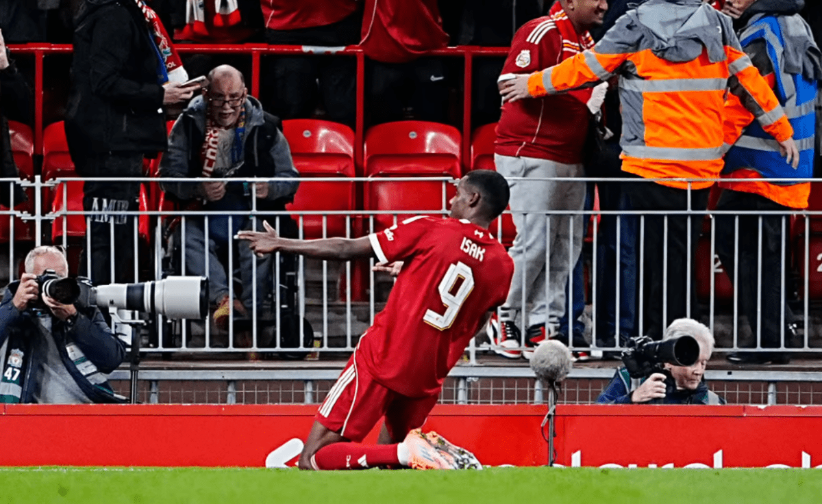 Δύσκολη πρόκριση για τη Λίβερπουλ (2-1) – Πέρασαν Τσέλσι και Γουλβς