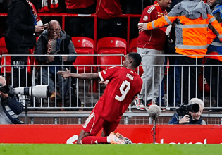 Δύσκολη πρόκριση για τη Λίβερπουλ (2-1) – Πέρασαν Τσέλσι και Γουλβς