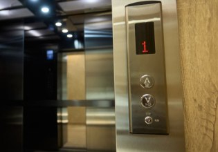 Στο παρά πέντε διευκρινίσεις για τα ασανσέρ – 10+3 ερωτοαπαντήσεις