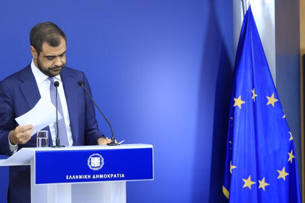 Μαρινάκης κατά Τσίπρα ενώ πλησιάζει η ΔΕΘ