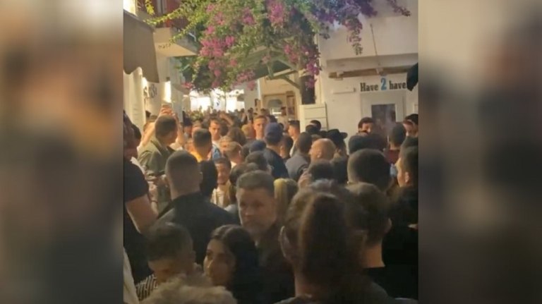 Μύκονος: Το αδιαχώρητο στο νησί μέχρι και τα τέλη Αυγούστου