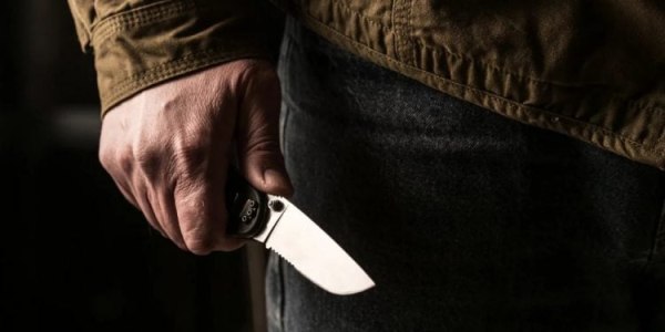 Πάτρα: Εισέβαλε με μαχαίρι στο σπίτι της πρώην συζύγου του και την απειλούσε – Τον ακινητοποίησαν αστυνομικοί