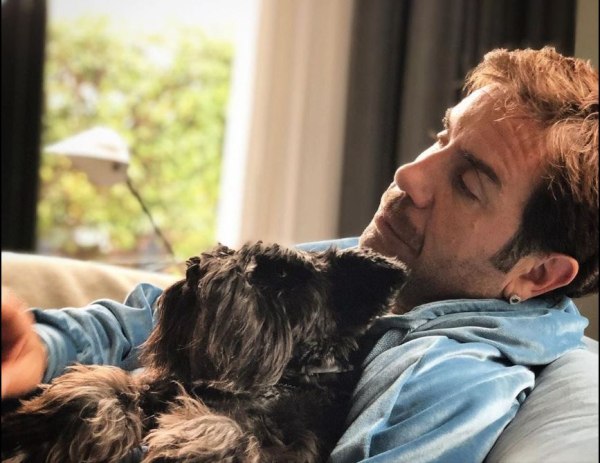 Γιώργος Μαζωνάκης: Σε κακή ψυχολογία, πέθανε ο πολυαγαπημένος σκύλος του