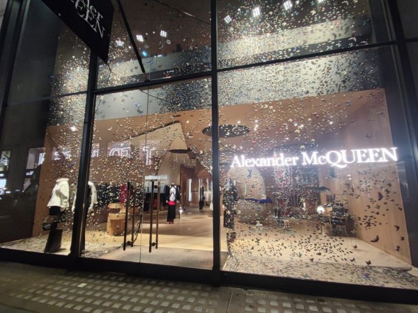 Πολυτελής μόδα: Στα χέρια χάκερ τα προσωπικά δεδομένα εκατομμυρίων πελατών