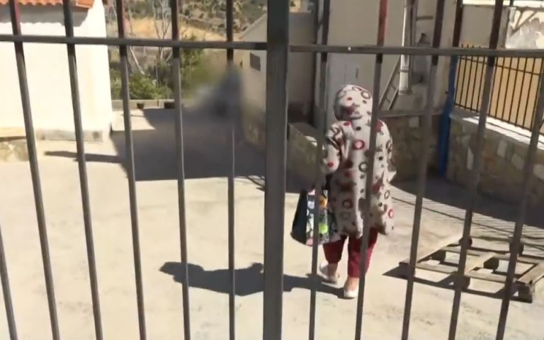 Βοιωτία: Νέες αποκαλύψεις για την 62χρονη που έθαψε τη μητέρα της στο στάβλο – Τι είπε στη δεύτερη κατάθεση ο γιος της