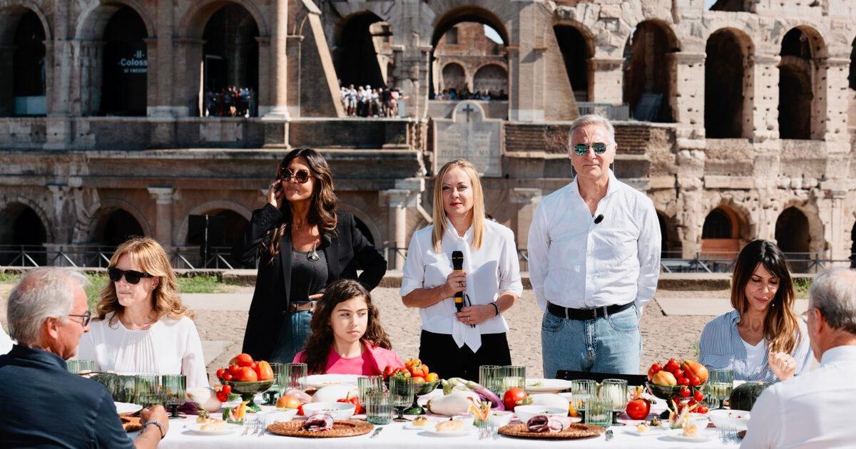 Ιταλία: Η Μελόνι «θυμάται τις πάστες» της παιδικής ηλικίας και προκαλεί έντονες αντιδράσεις