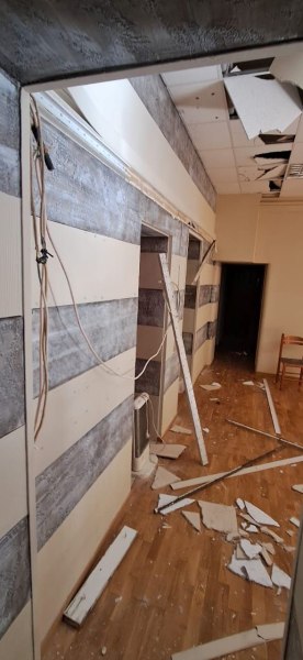 Εικόνες σοκ στο παλαιό δημαρχείο Βύρωνα από βανδαλισμούς
