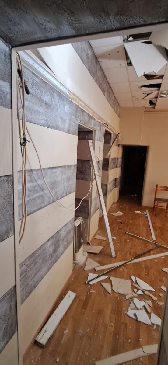 Εικόνες σοκ στο παλαιό δημαρχείο Βύρωνα από βανδαλισμούς