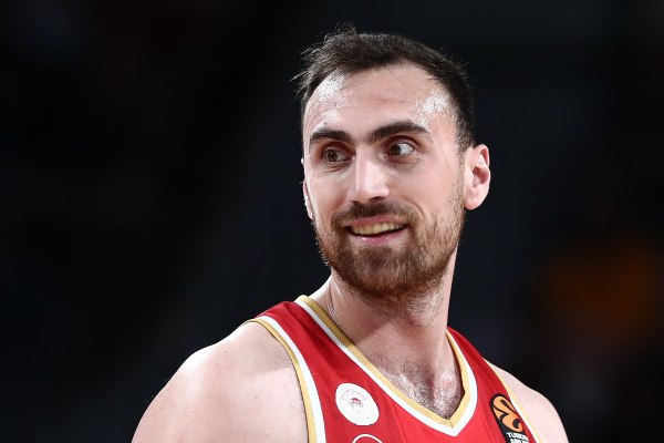 Ο Μιλουτίνοφ επέλεξε Φουρνιέ και Βεζένκοφ και πήγε μέχρι… τέλους (vid)