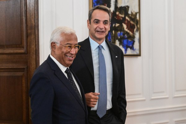 Συνάντηση Μητσοτάκη με τον Αντ. Κόστα στο Μέγαρο Μαξίμου