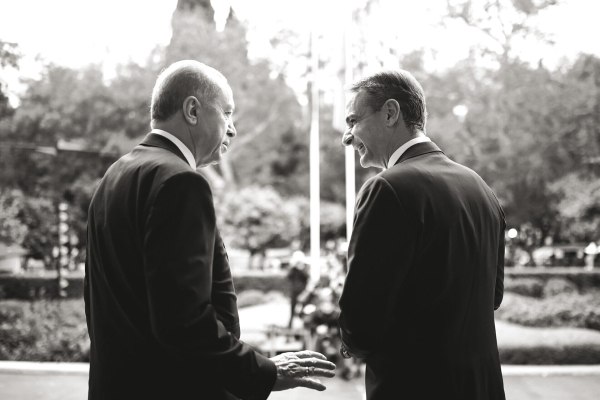 Ο Ερντογάν τον έχει στο «αναμείνατε», ο λαός στο «μάλλον πολύ μείνατε», η αντιπολίτευση μόνη παρηγοριά καθώς από τη μετριότητα δεν ξεκουνά